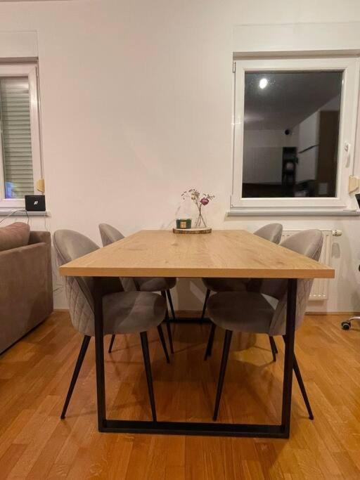 Ferienwohnung Mely Rose Laibach Exterior foto